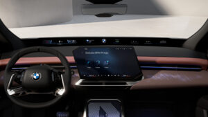 Цифровой опыт BMW M - приборная панель.