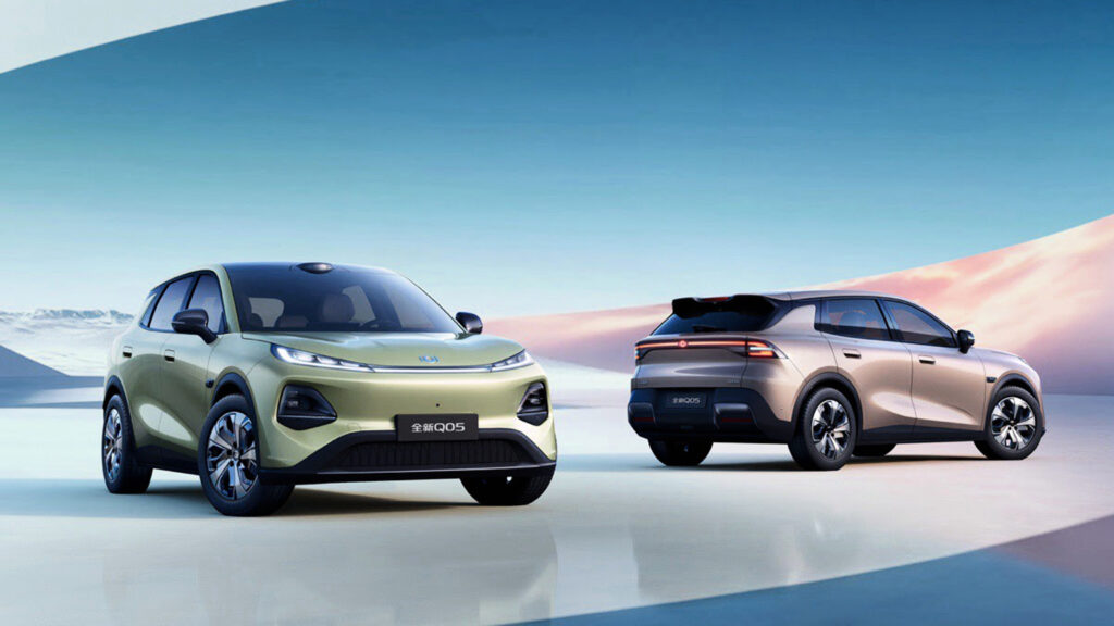 New Changan E06 - front and rear static