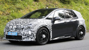 Cupra Born Facelift - лицевой подъем с передним углом.