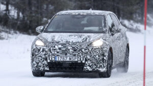 Cupra Raval (в камуфляже) - передняя часть.