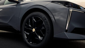 DS No.4 Линия производительности - огни и колеса из сплава.