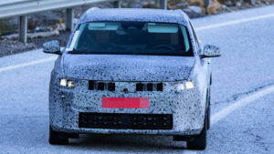 Dacia C-Neo - передний край.