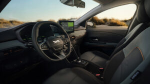 Dacia Jogger facelift - в салоне автомобиля.