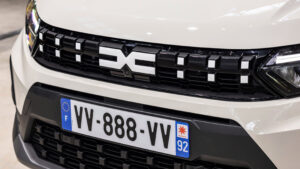 Dacia Jogger подтяжка лица - решетка.