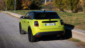 Fiat 600 Sport - задняя система слежения.