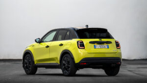 Fiat 600 Sport - задняя часть 3/4