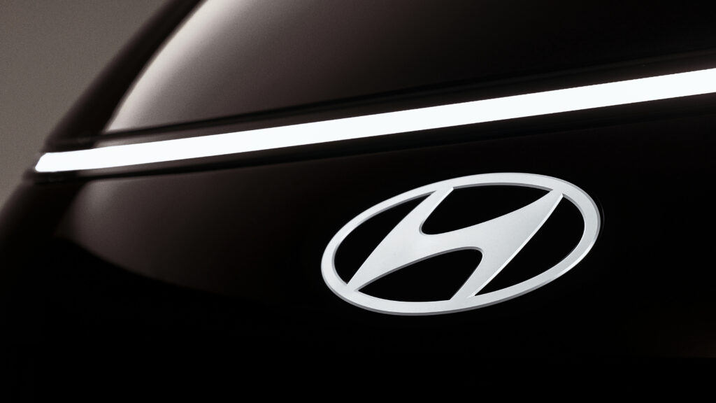 Hyundai Staria Brussels Motor Show teaser - front badge