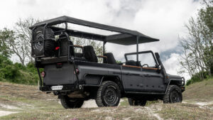 Инеос Гренадиер Game Viewer - задняя часть.