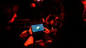 Jeep Avenger Stargazer - наблюдение за звездами в автомобиле.