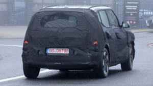 Kia EV2 - шпионский снимок задней части.