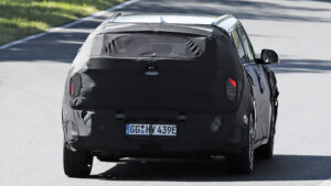 Kia EV3 GT - задняя часть.