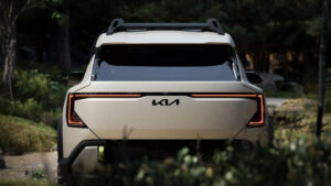 Концепция Kia EV5 WKNDR - полная задняя часть.