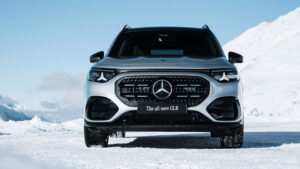Mercedes GLB - полный передний статический.