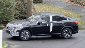 Mercedes GLC facelift - черный боковой профиль.