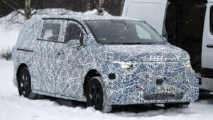 Мерседес V-класс - статическая передняя часть 3/4