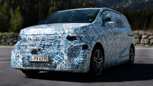 Mercedes VLE - передние 3/4 статические сигналы.