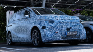 Mercedes VLE - передняя зарядная станция.