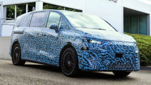 Mercedes VLE teased - front 3/4 in camoflage