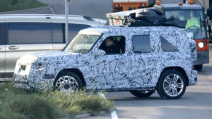 Новый Мерседес G-класс EQ - боковые повороты.