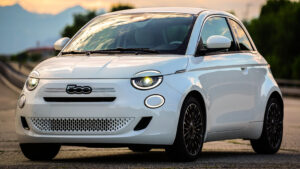 Новый Fiat 500 Hybrid - статическая передняя часть 3/4