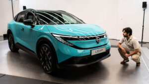 Джордан Катсианис и Nissan Leaf