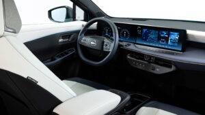 Nissan Leaf - интерьерный дизайн Nissan Leaf.