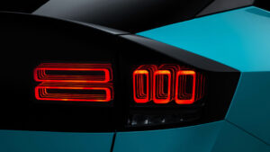 Nissan Leaf - задние фонари.