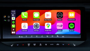 Ниссан Лиф - Apple CarPlay в режиме реального времени