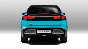 Nissan Leaf - полная задняя часть.