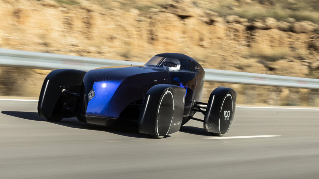 Renault Filante Record 2025 - front tracking