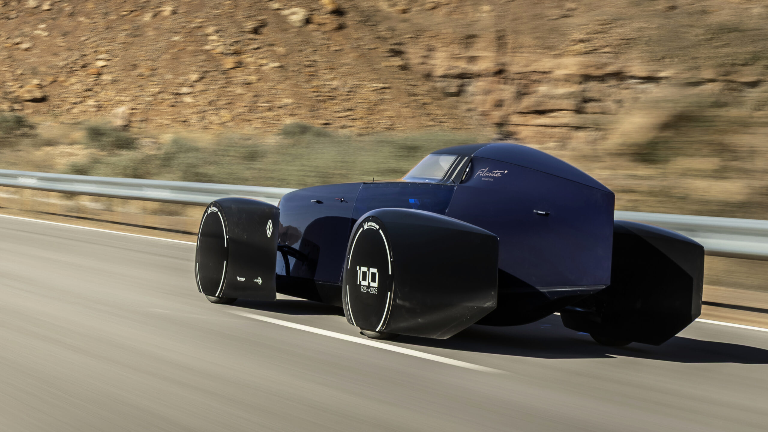 Renault Filante Record 2025 - отслеживание задней части.