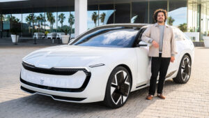 Джордан Катсианис с концепцией Skoda Vision O.