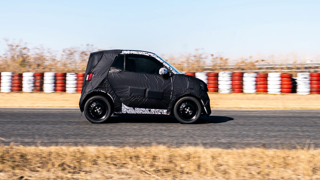 Первый взгляд на новый Smart #2: преемник ForTwo готовится к запуску в 2026 году Smart #2 (camouflaged) - side