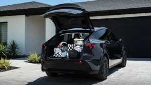 Tesla Model Y Стандартная загрузка.