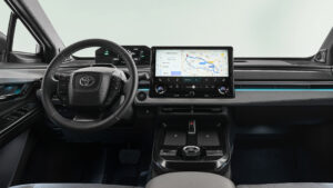 Toyota C-HR+ - приборная панель.