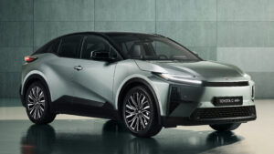 Toyota C-HR+ - передняя статическая.