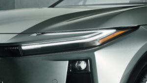 Toyota C-HR+ - передний фонарь.