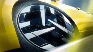 Тейзер с подтяжкой лица Vauxhall Astra - колесо колеса.