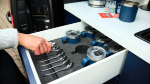 Vauxhall Vivaro Electrici-Tea - ящик с чайным столом