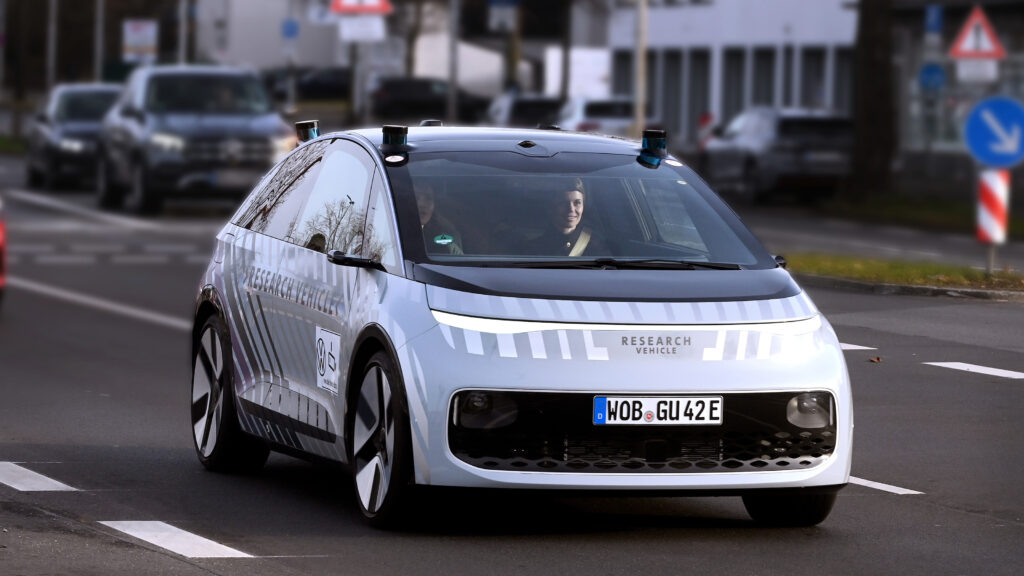 Новое автономное такси Volkswagen Gen. Urban конкурирует с Tesla Cybercab Volkswagen Gen.Urban