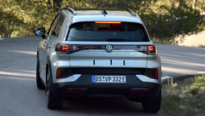 Volkswagen ID. Кросс-серийное производство автомобилей, шпионские кадры.