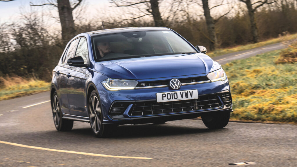 Новый гибридный Volkswagen Polo сохранит энергию бензина наряду с ID. Polo EV Volkswagen Polo - front cornering