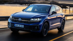 Volkswagen Touareg Final Edition - dynamic front 3/4