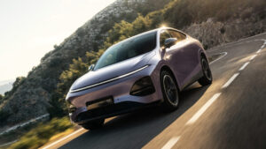 XPeng G6 - фронтальное действие.