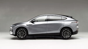 XPeng G6 - боковая.