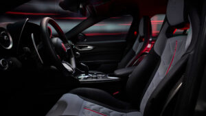 Alfa Romeo Giulia Quadrifoglio Luna Rosa - интерьерный дизайн интерьера