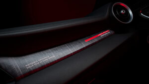 Alfa Romeo Giulia Quadrifoglio Luna Rosa - укомплектованная отделочная часть