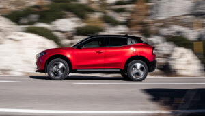 Alfa Romeo Junior Sport Speciale - динамичный боковой автомобиль.