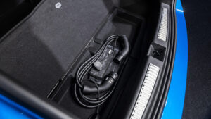 Alpine A390 - зарядные кабели.