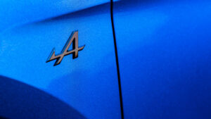 Alpine A390 - боковой значок.